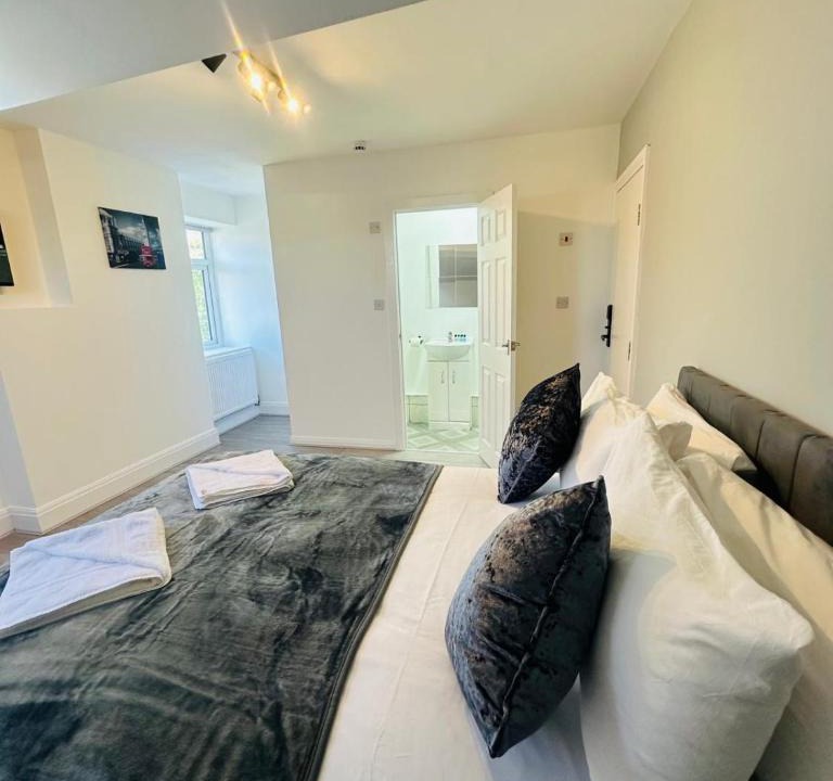 Liverpool Hotel | Melrose Abbey Guest House