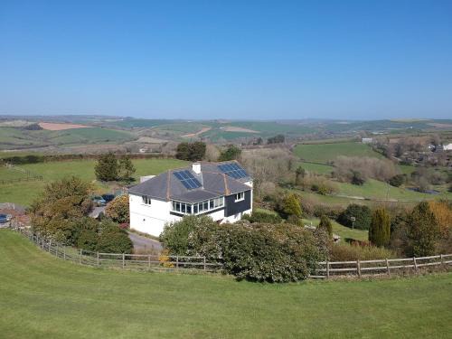 Kingsbridge House | Merrifield House Devon - Private Bathroom, Share Kitchen & Great Views