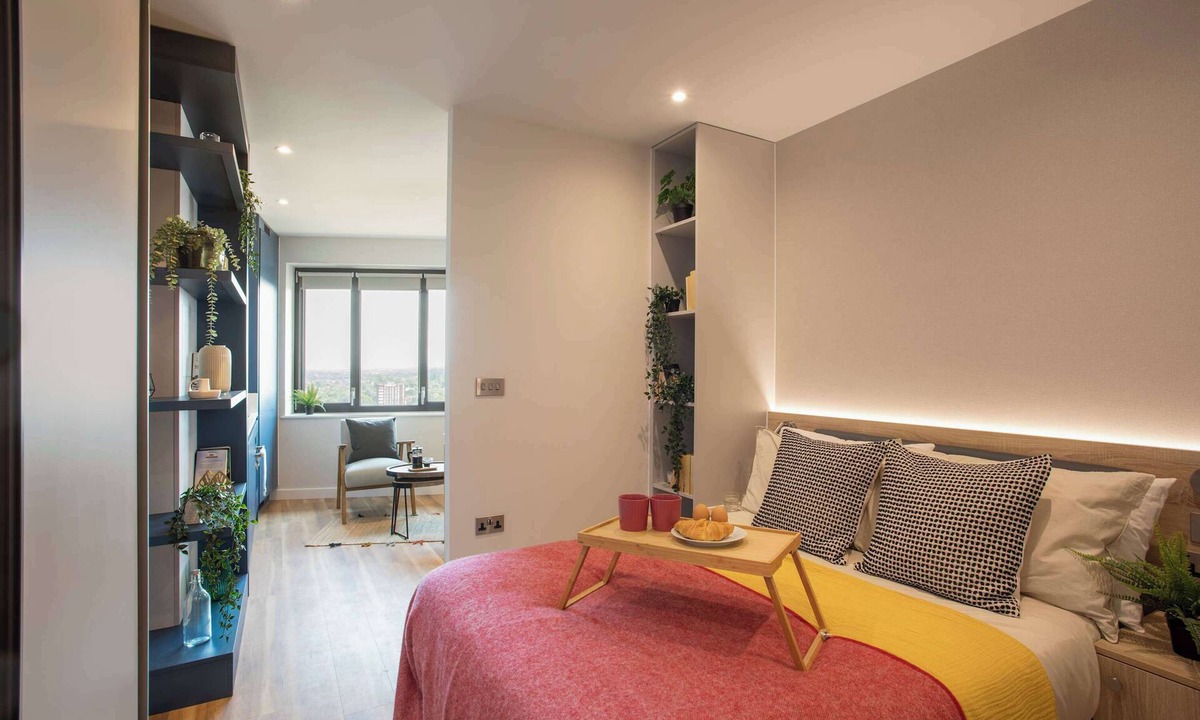 Fairfield Apartment | Metropolis View - Work, Relax, Connect : StayCozy