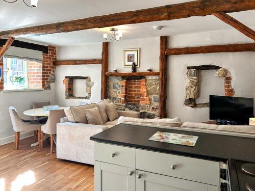 Knockerdown House | Middleton- Qux