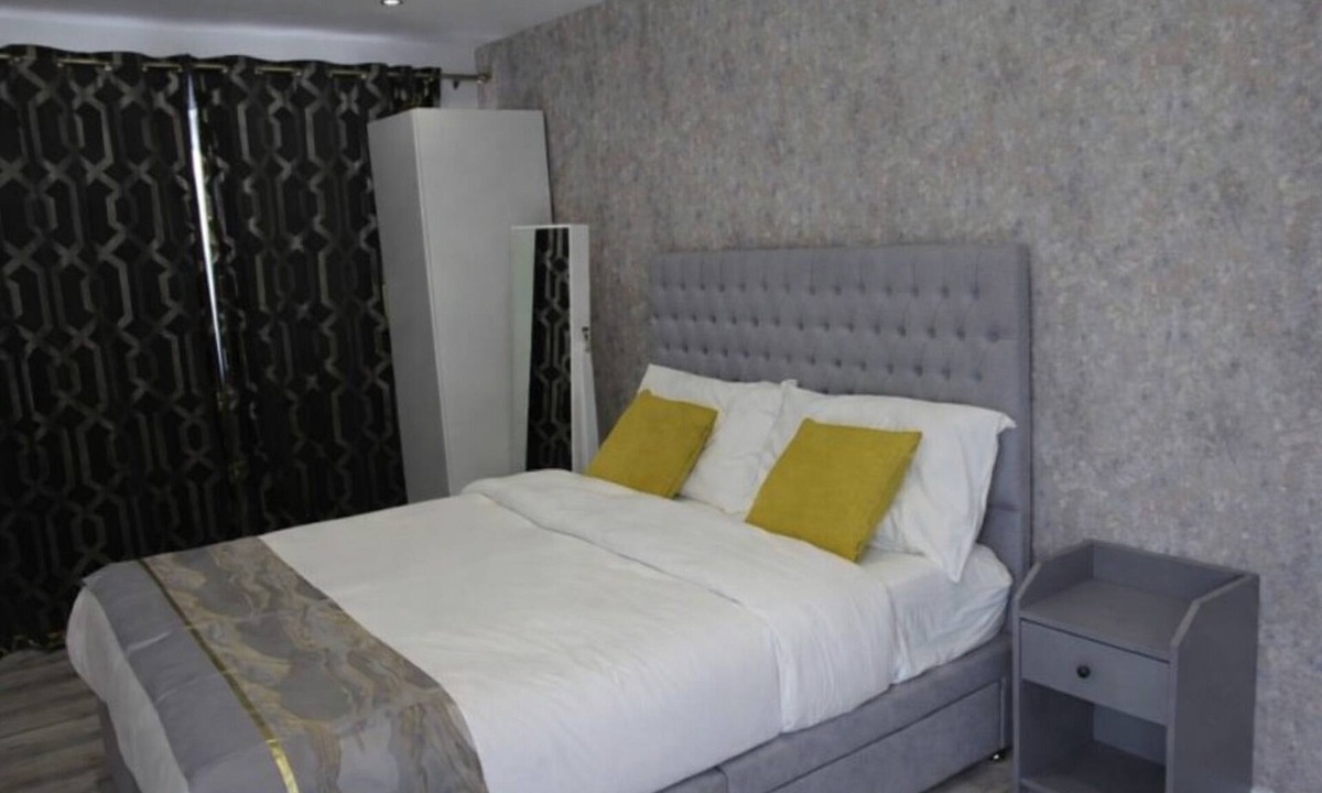 Newport Pagnell Apartment | Mini Cosy Studio Flat Milton Keynes