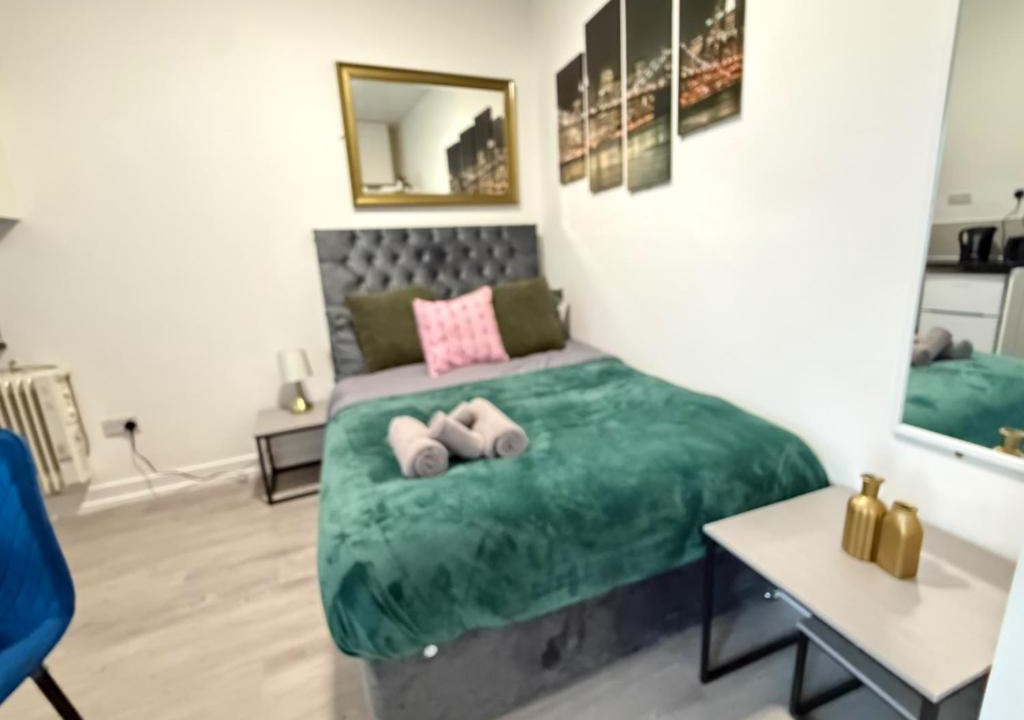 Harrow Road Apartment | Mint Studio Flat