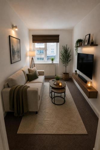 Tatenhill Apartment | Modern 1 Bed Apartment Near Warwick Uni Free Parking Fast WIFI