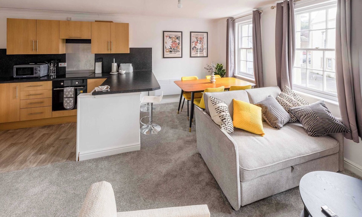 Whitehaven Apartment | Modern 1BR Harbour Stay with Stunning Sea Views