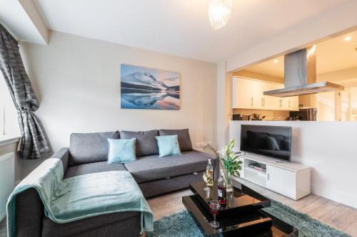 Dartford Apartment | Modern 2-Bed, 2-Bath Bungalow