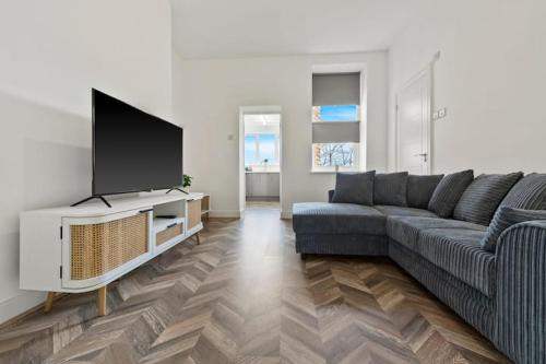 Liverpool Apartment | Modern 2 bedroom flat in Woolton Village