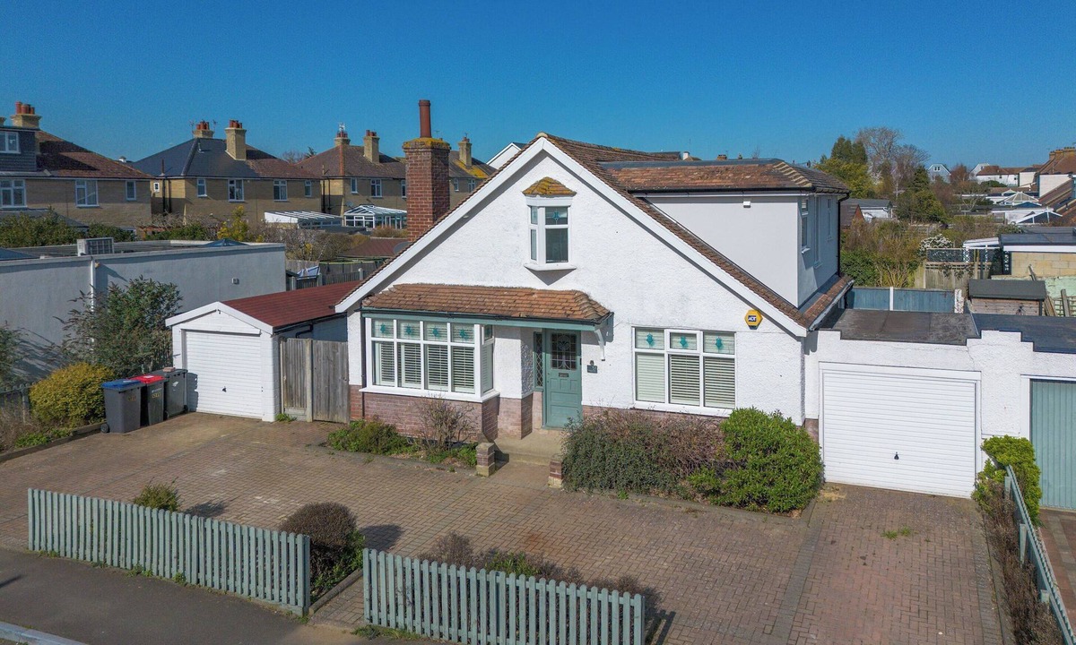 Swalecliffe House | Modern 3-Bed Home Whistable Stay - Pass the Keys