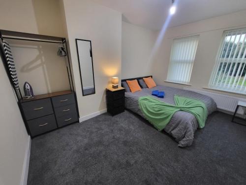 Sheffield House | Modern 3-Bed House With Private Parking