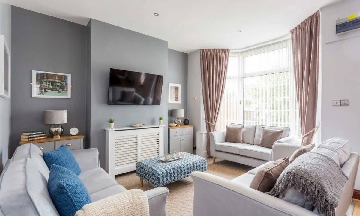 South Shields House | Modern 3BR South Shields Home near Beach