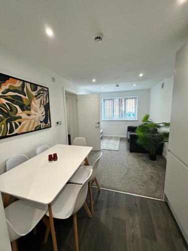 Hull Apartment | Modern and Comfortable 2 Bed Apartment