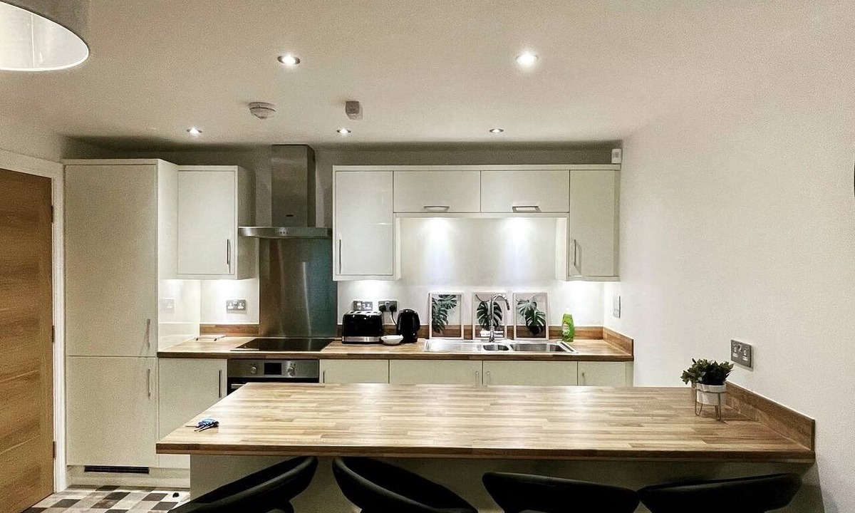 Richmond Apartment | Modern Central Basement Apartment, Richmond