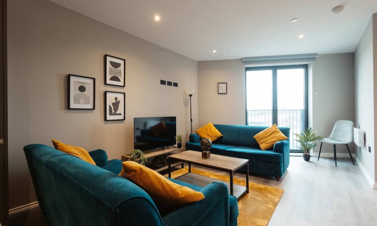 Holbeck Apartment | Modern Central Leeds 3 Bedroom Apartment Sleeps 6