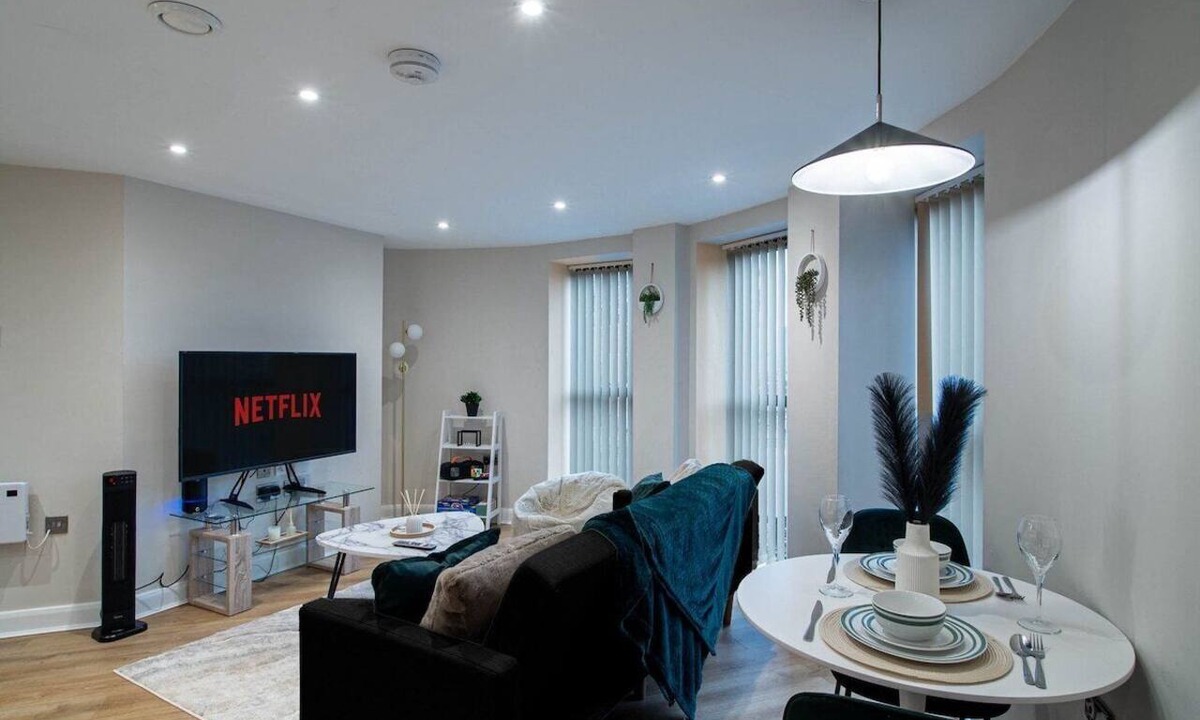 Leeds Apartment | Modern Central Leeds Apt Near First Direct Arena
