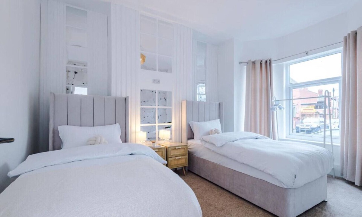 Eccles House | Modern & Chic Four Bedroom Home