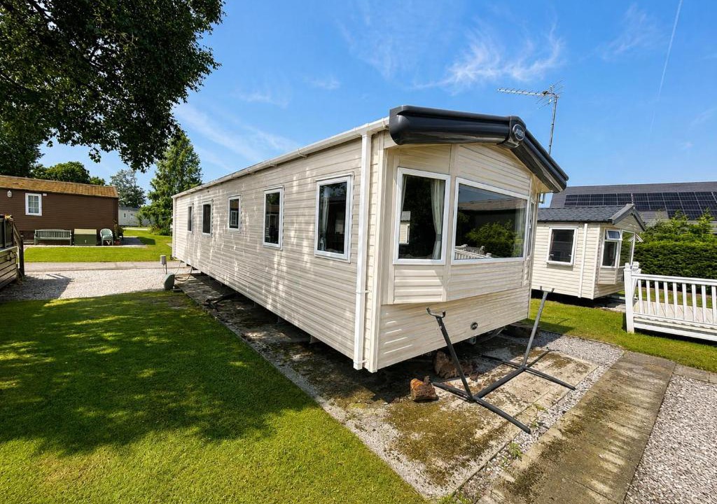 Fourstones Near Bentham House | Modern dog-friendly caravan at Bowland Fell in Yorkshire ref 93002PG