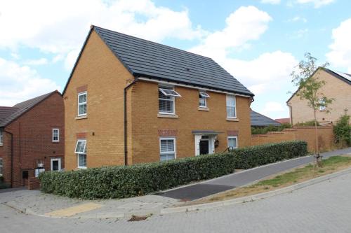 Didcot Apartment | Modern Home for work and leisure in Oxfordshire