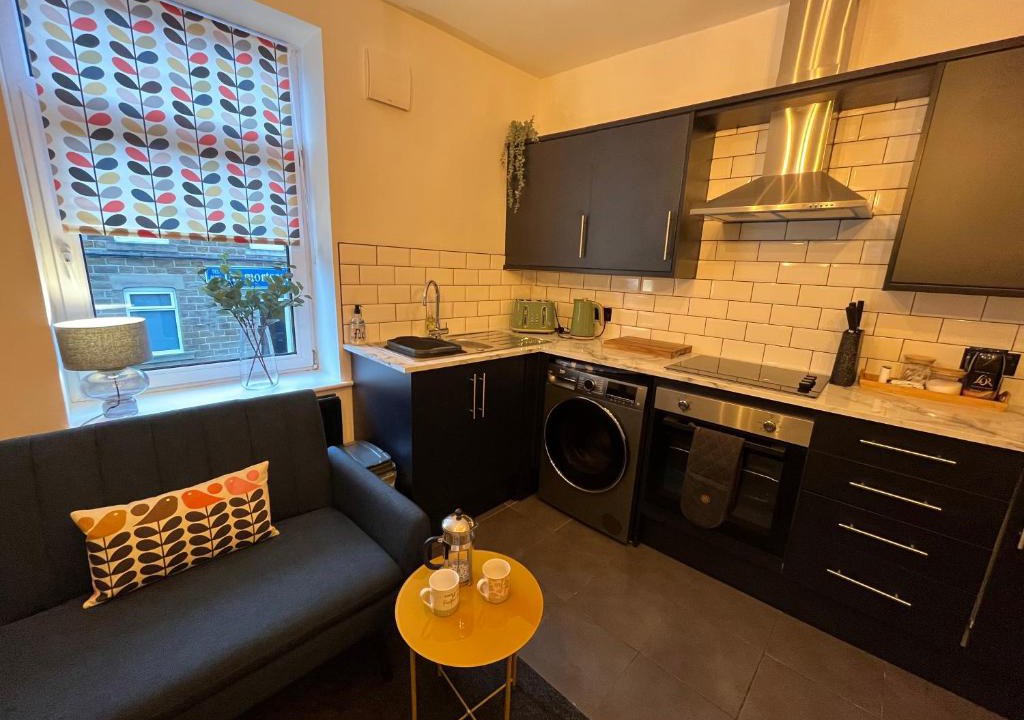 Barnsley Apartment | Modern & retro two bedroom apartment in Barnsley