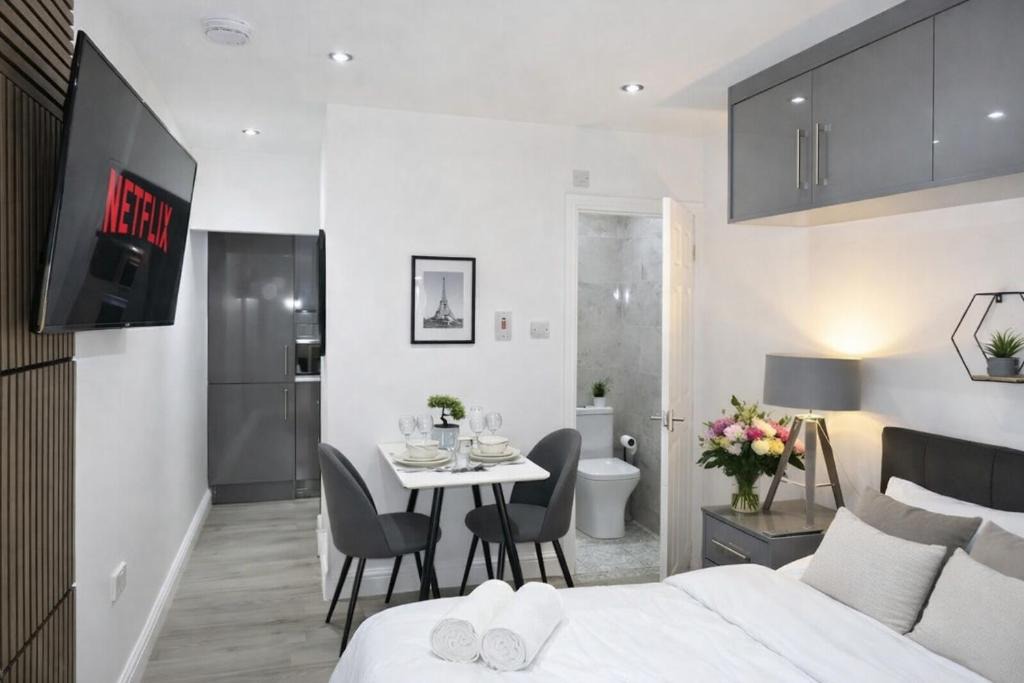 Sheldon Apartment | Modern Studio Near NEC & BHX Free Parking