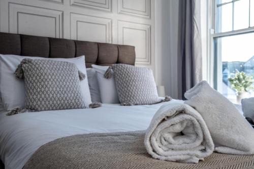 Neath Apartment | Modern Town Centre Apartment in Neath