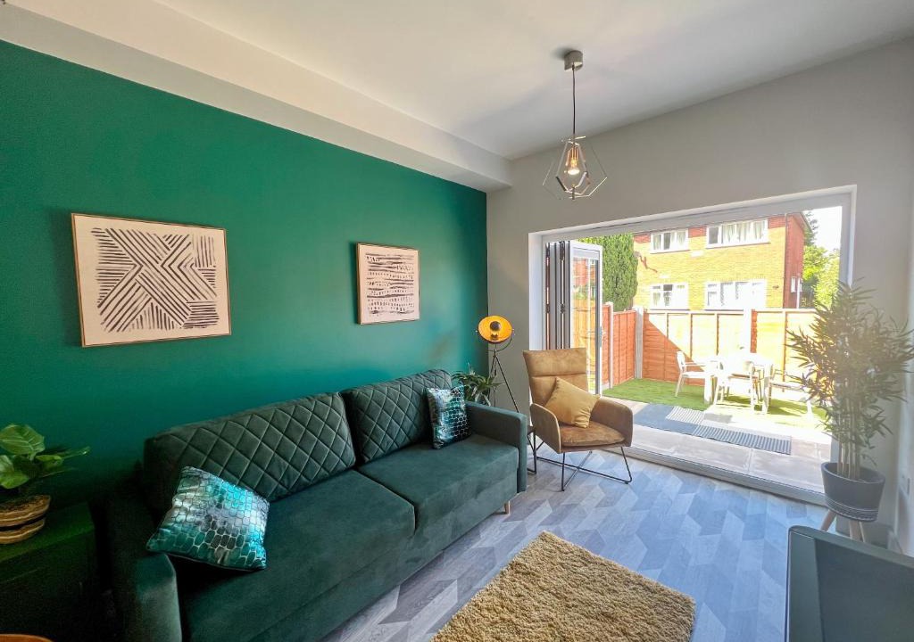 Worcester House | Modern Two Bed House With EV Off Road Parking