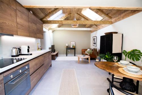Saint Kew House | Mowhay Barn