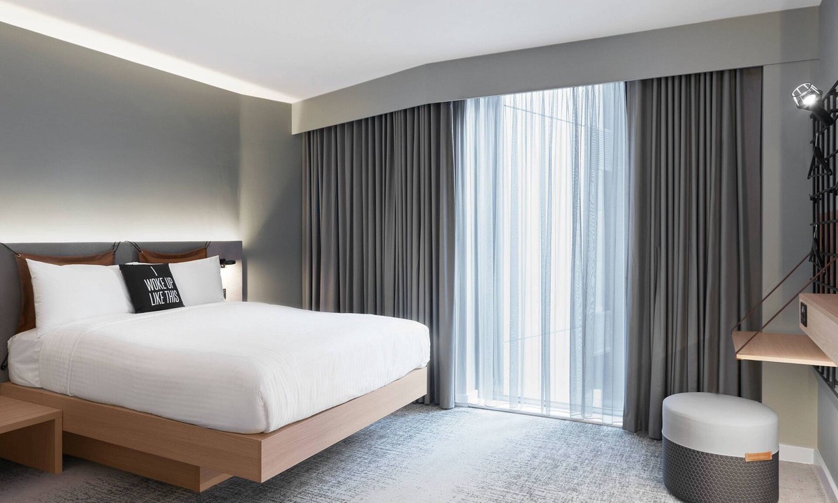 Slough Hotel | Moxy Slough