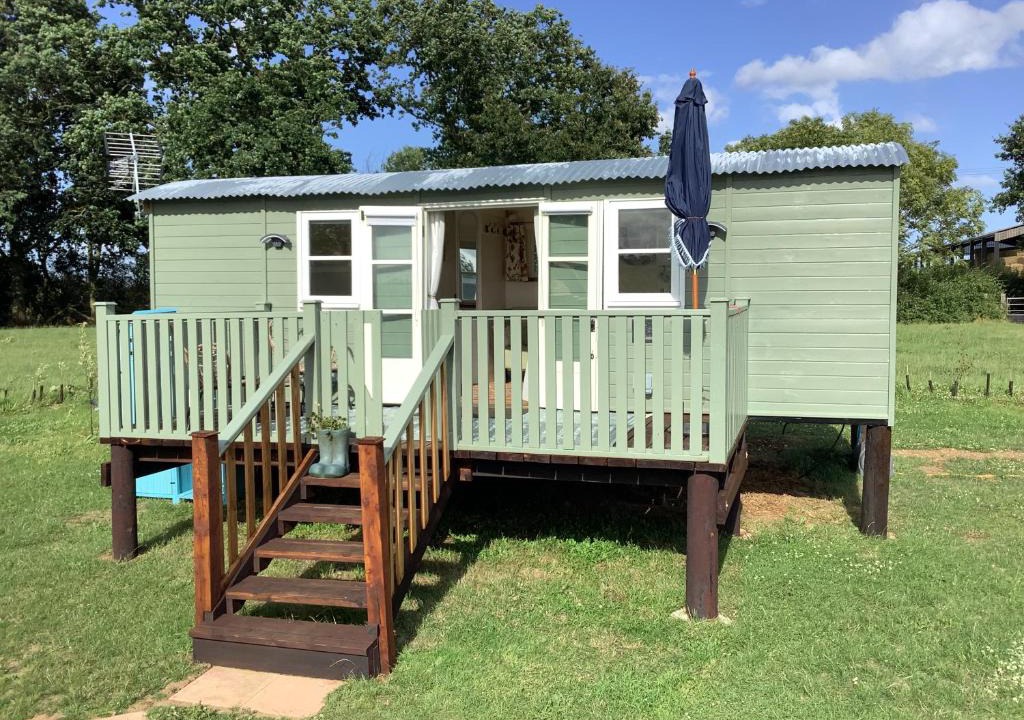 Southminster Other | Muffins Meadow Shepherds Hut
