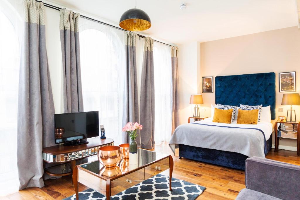 Billingsgate Apartment | Native Monument