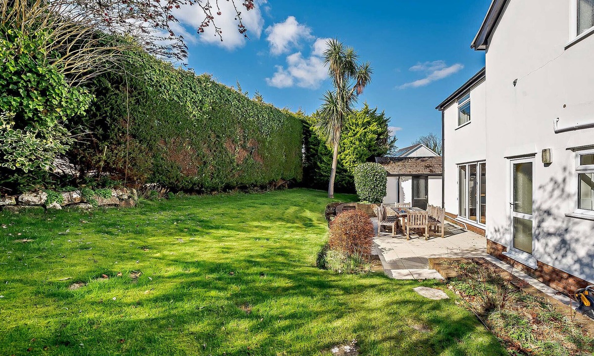 Oxwich House | Netherend - Three Bedroom House, Sleeps 6