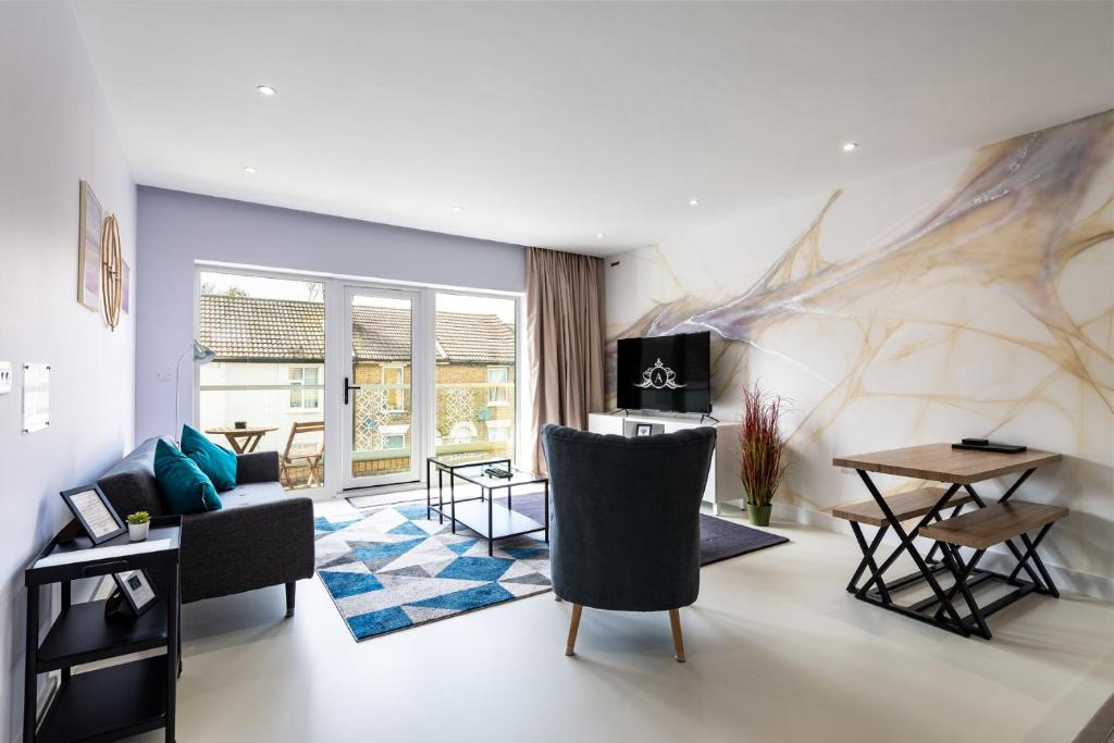 Gillingham Apartment | NeuConnect contractor base near Grain - Apartment 5