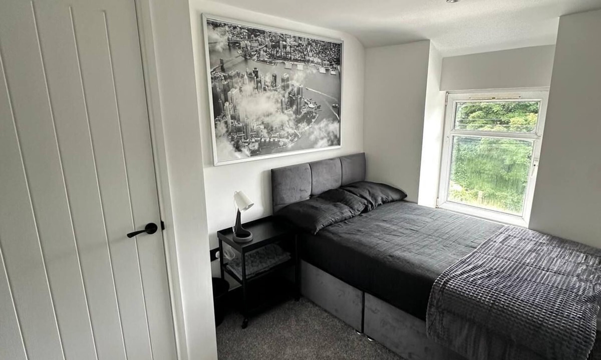 Dowlais House | New High Spec 3 Bedroom Holiday Home