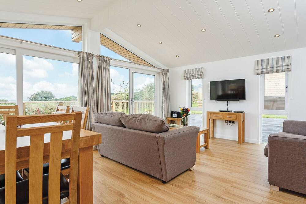 Carnmenellis Ski Chalet | New in 2017. Spacious and luxurious lodge.