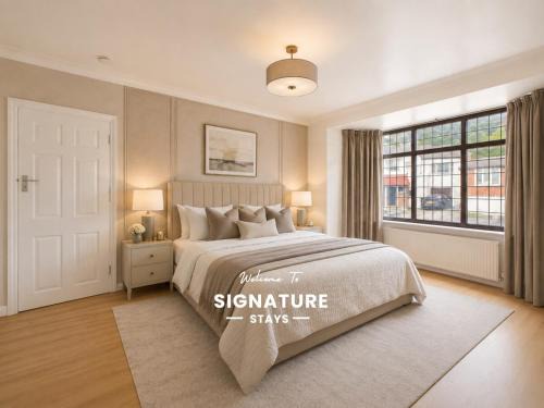 Highlands Apartment | NEW Spacious & Comfortable Enfield Home By Signature Stays with FREE Parking