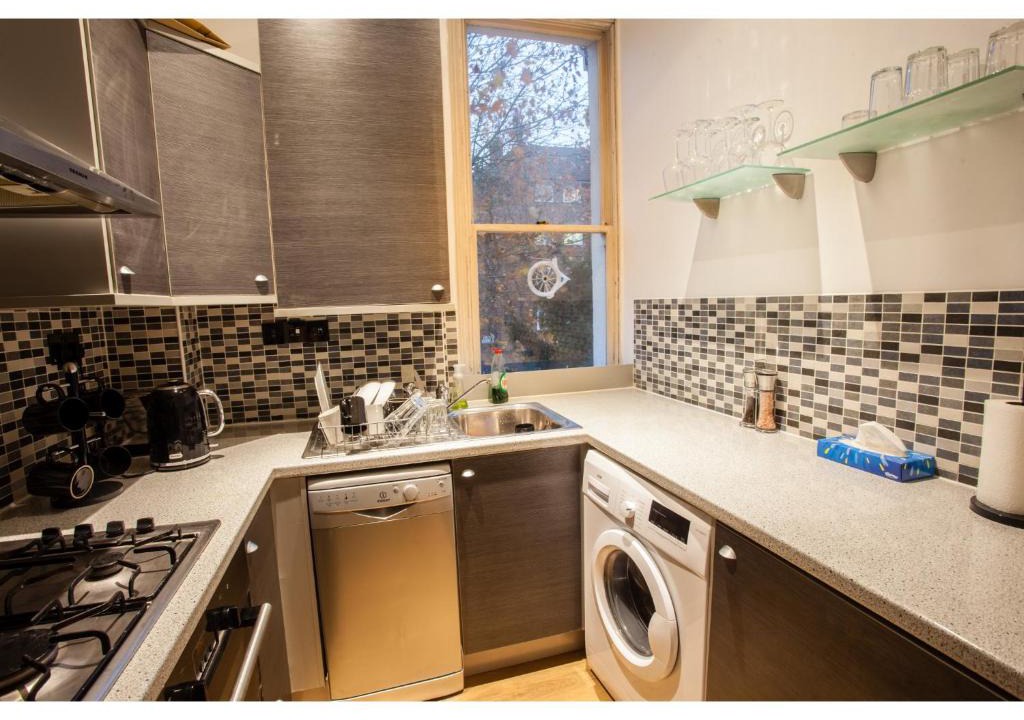 Abbey Road Apartment | Newly refurbished flat, for 6 near Abbey Road