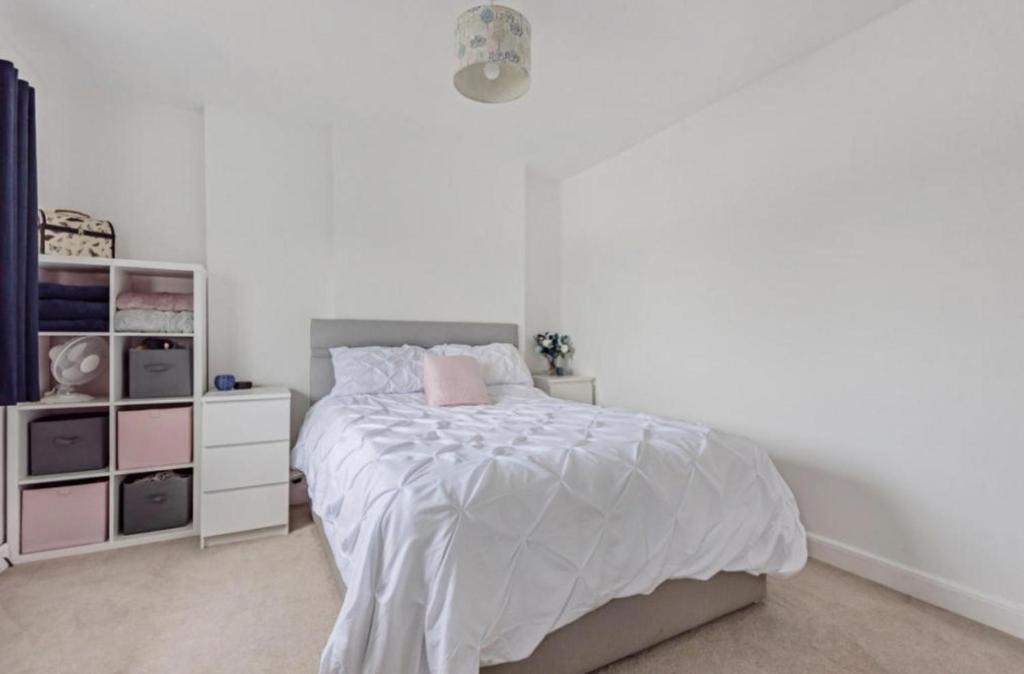Northampton House | Northampton 2-Bed House with Patio & Parking