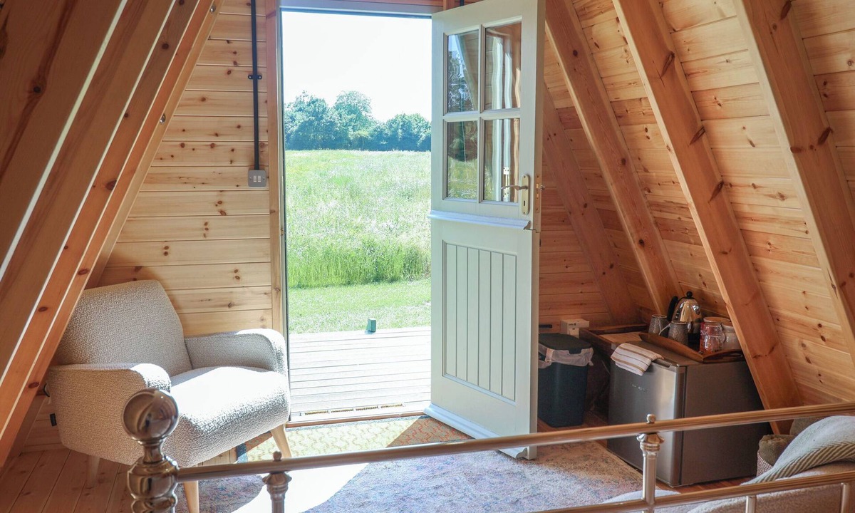 Woodbridge Cottage | Oak Tree
