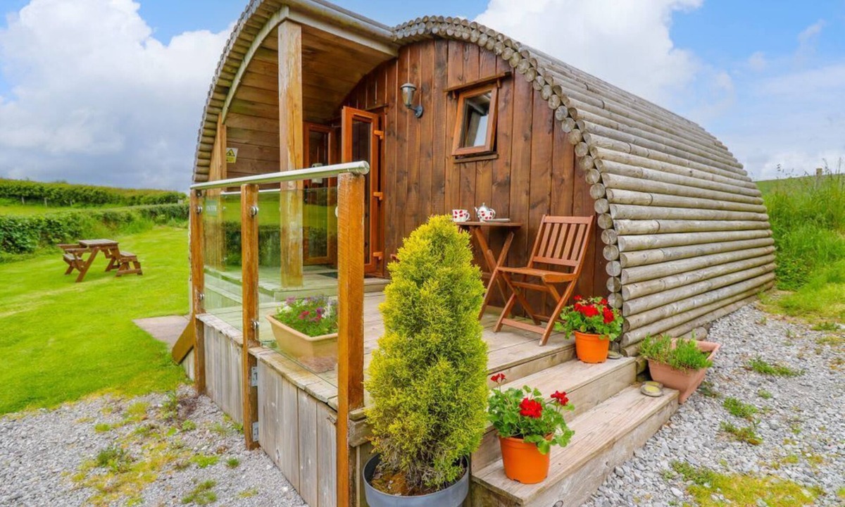 Llanddeusant House | Oak View, Llandovery
