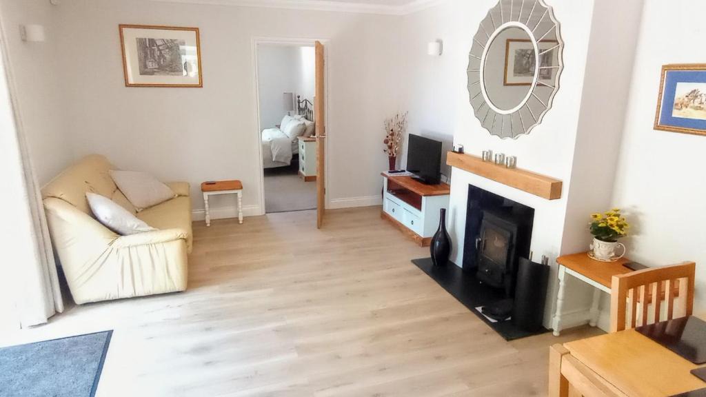 Sidmouth Apartment | Oakcroft