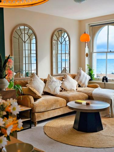 Folkestone Apartment | Ocean Whisper - 2 Bedroom Sea Front Apartment