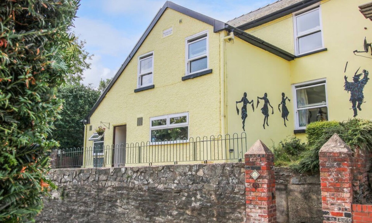 Bishops Castle Cottage | Old Bricklayer's Arms, sleep 6
