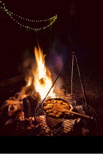 Lechlade House | Otter Camp Private Riverside Glamping with Hot Tub