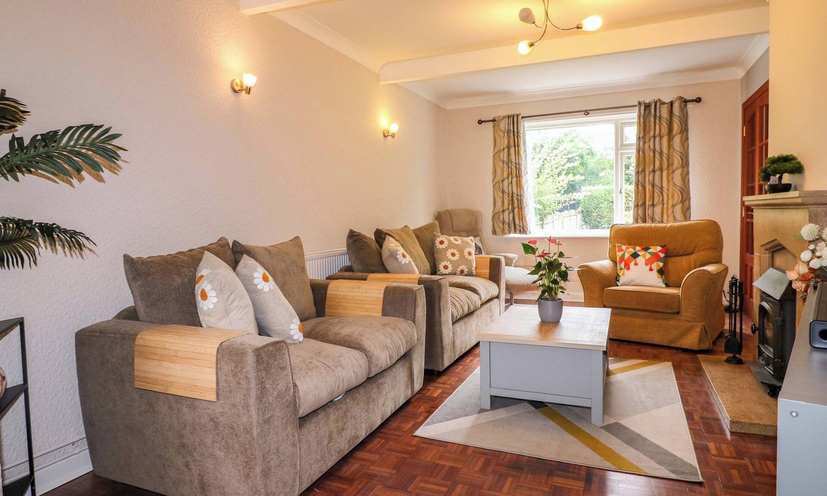 Ault Hucknall Cottage | Oxcroft View