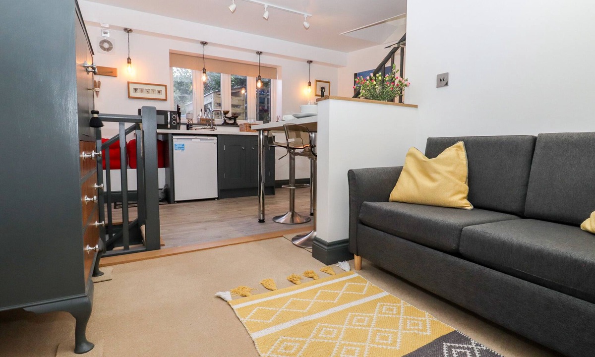 East Farleigh Cottage | Paddock View