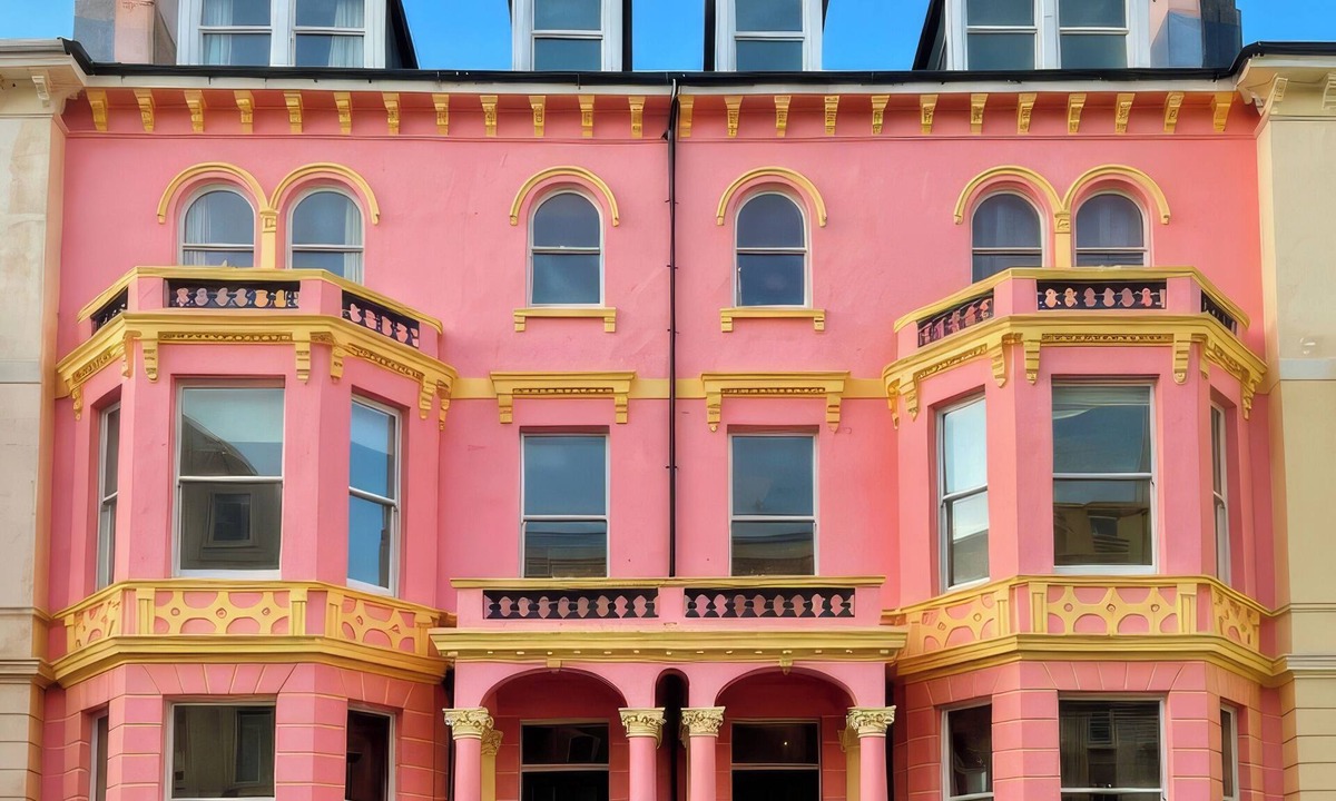Eastbourne Seafront House | Palatial Central Seafront Villa Zen Garden BBQ Superking Bedroom Suites parking