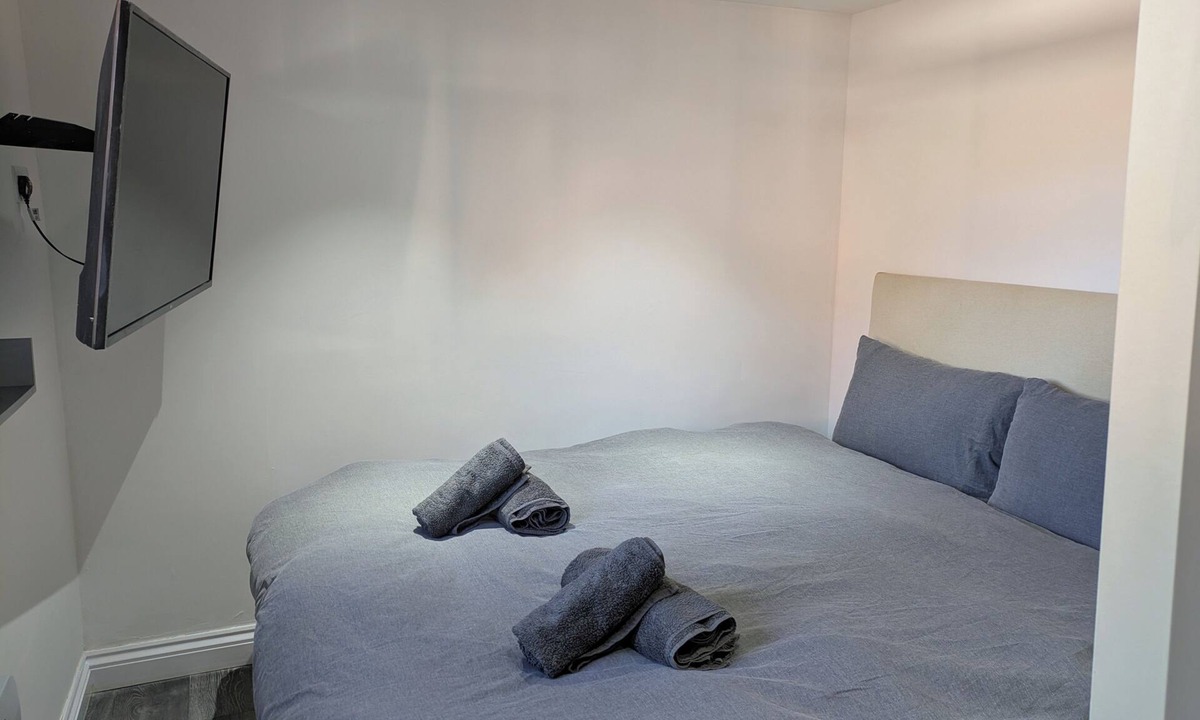 Chorlton-cum-Hardy Apartment | Peaceful and Comfortable Guest Residence in Chorlton, Manchester