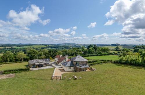 Broadwoodwidger House | Peaceful hideaway in 18th century barn surrounded by beautiful Devon countryside