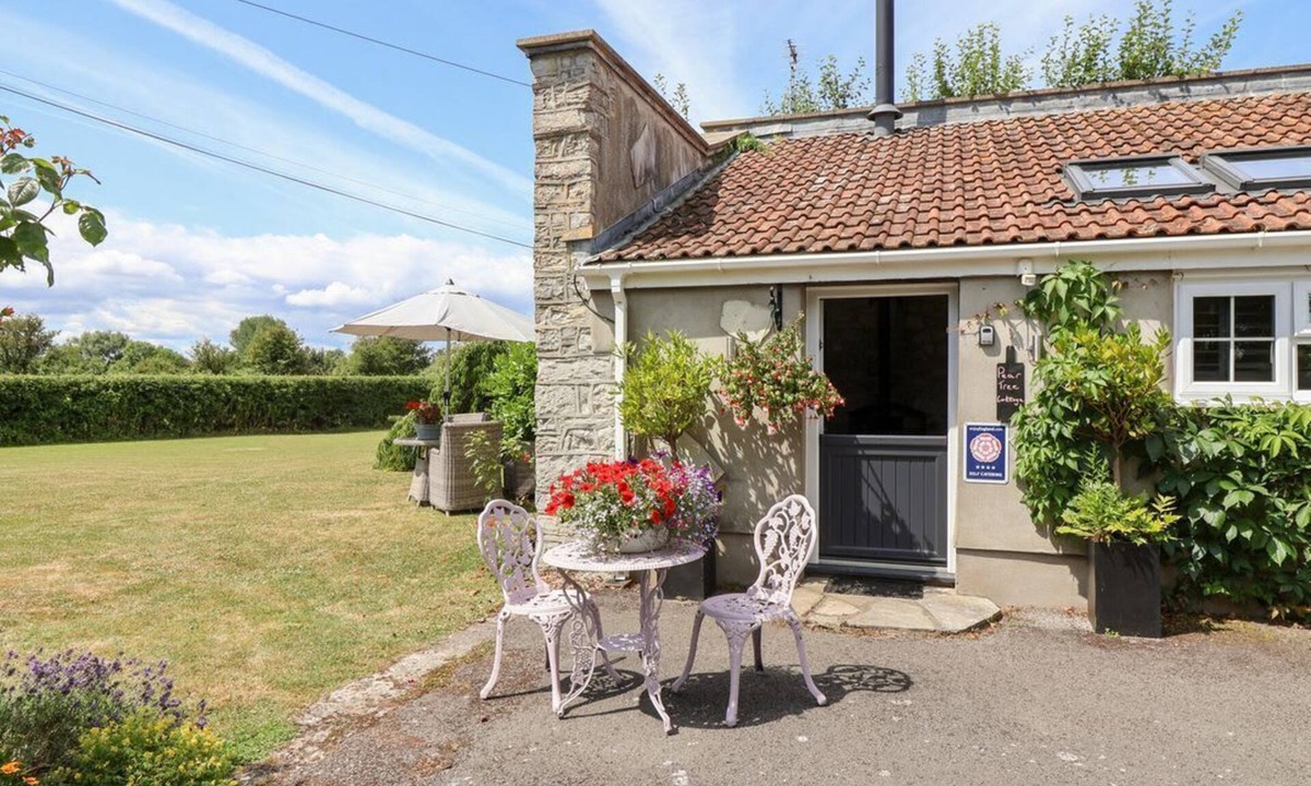 Highbridge House | Pear Tree Cottage, Mark