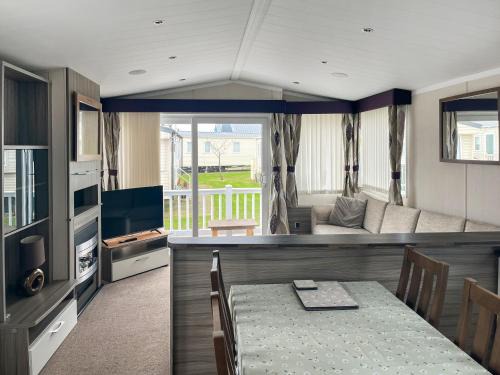 Pakefield House | Pebbles