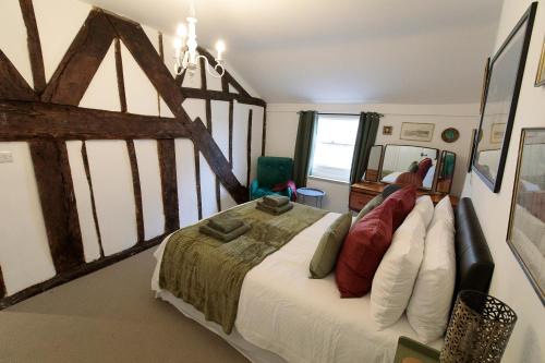 Ludwel House | Pepper House Rooms - shared facilities - pet friendly