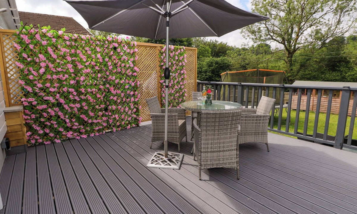 Wiseman's Bridge Cottage | Pinecroft Annex